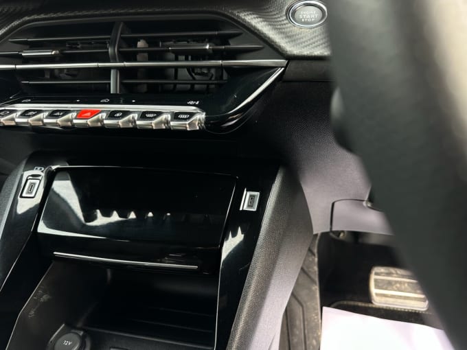 2025 Peugeot 208