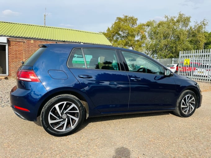 2025 Volkswagen Golf