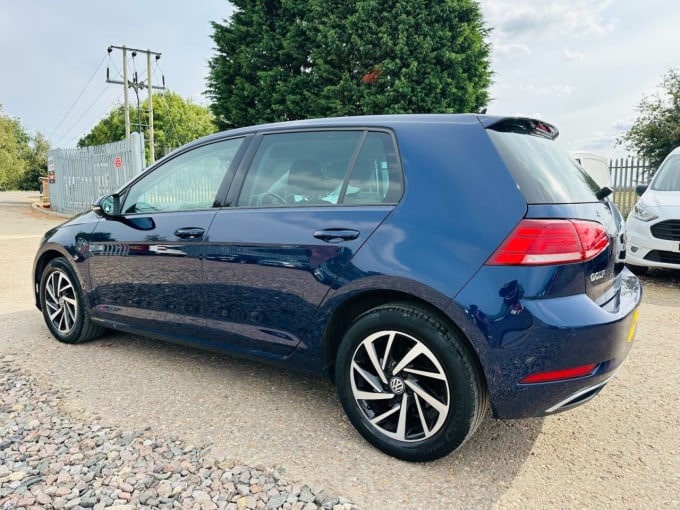 2025 Volkswagen Golf