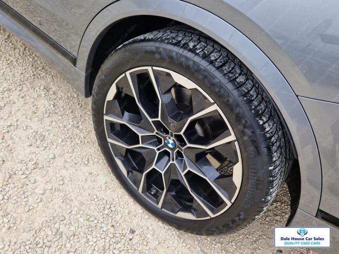 2023 BMW X7