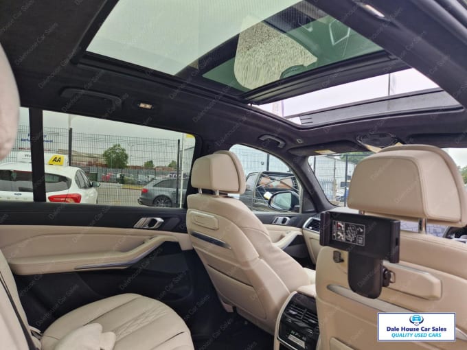 2023 BMW X7