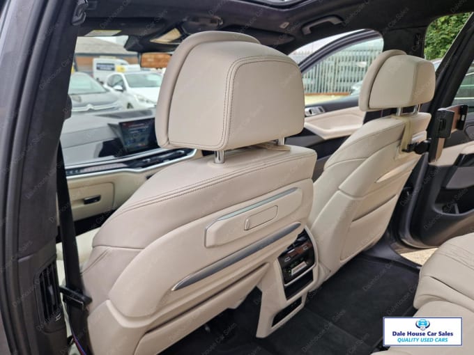 2023 BMW X7