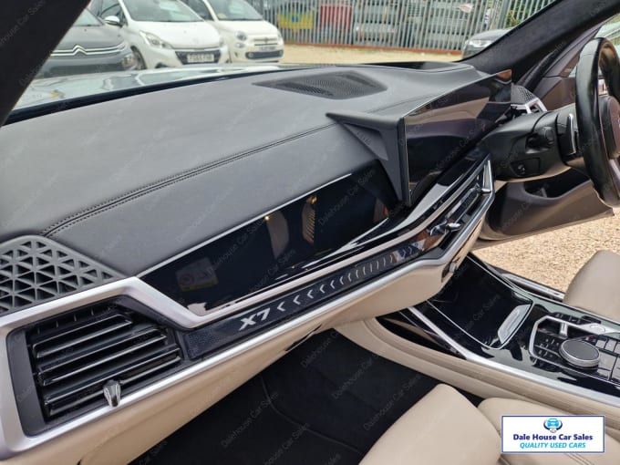 2023 BMW X7