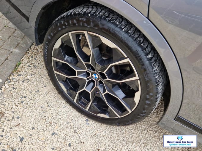 2023 BMW X7