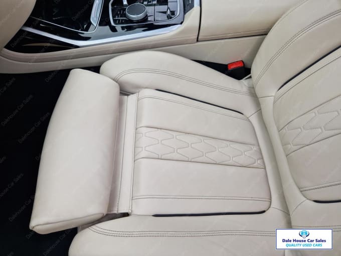 2023 BMW X7