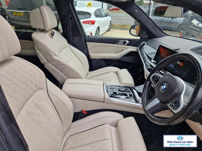 2023 BMW X7