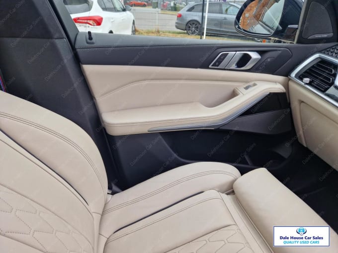 2023 BMW X7