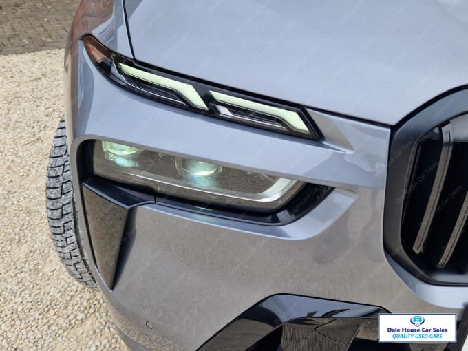 2023 BMW X7