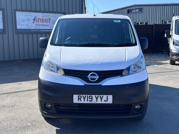 2025 Nissan Nv200