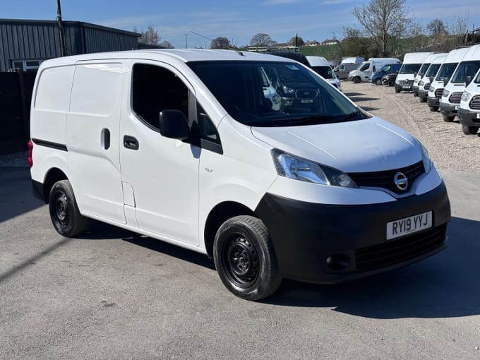 2025 Nissan Nv200
