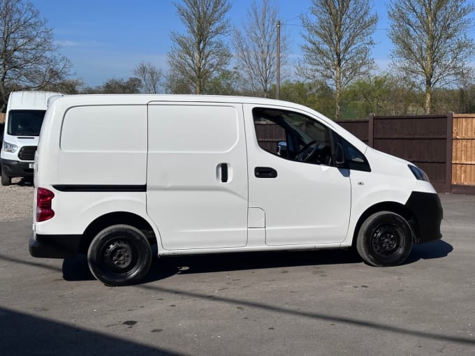 2025 Nissan Nv200