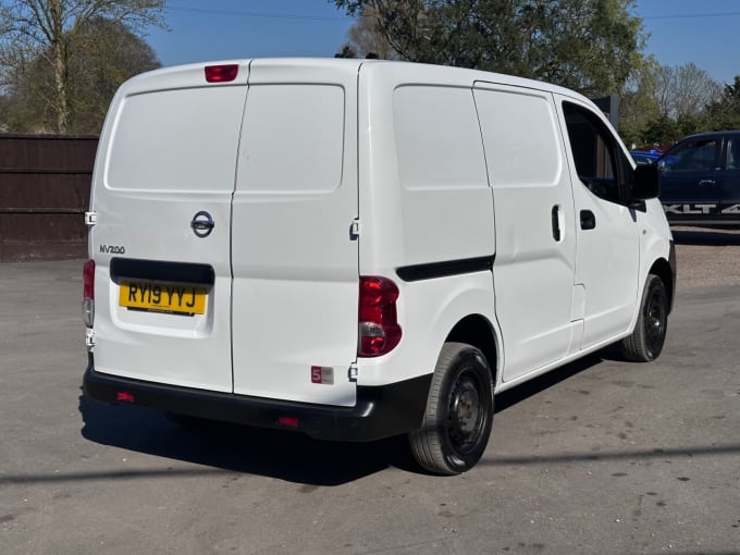 2025 Nissan Nv200