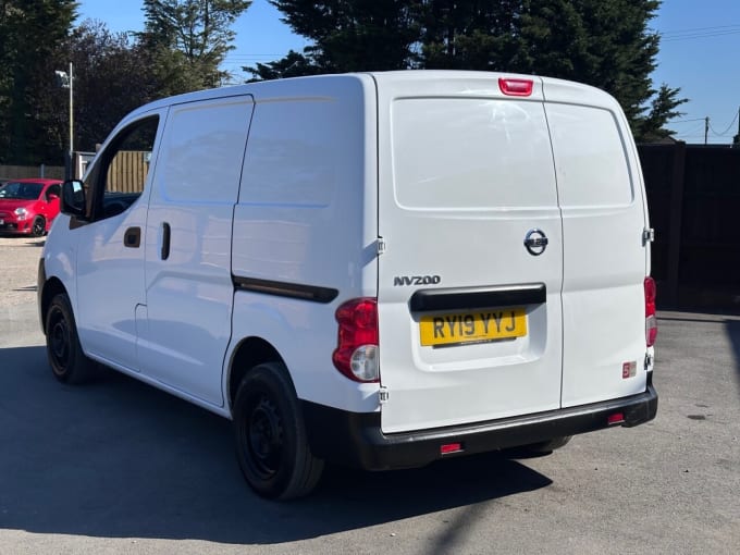 2025 Nissan Nv200