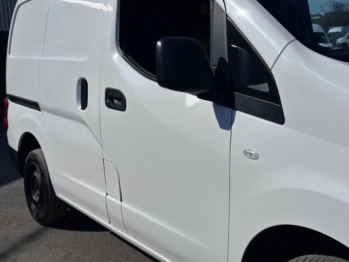 2025 Nissan Nv200