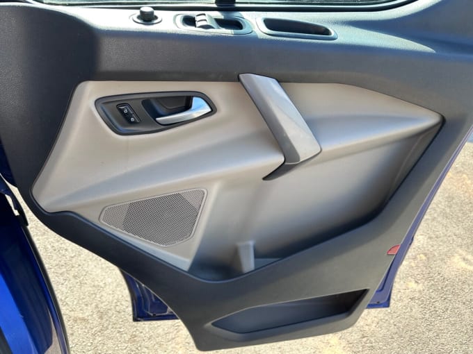 2025 Ford Transit Custom