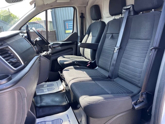 2025 Ford Transit Custom
