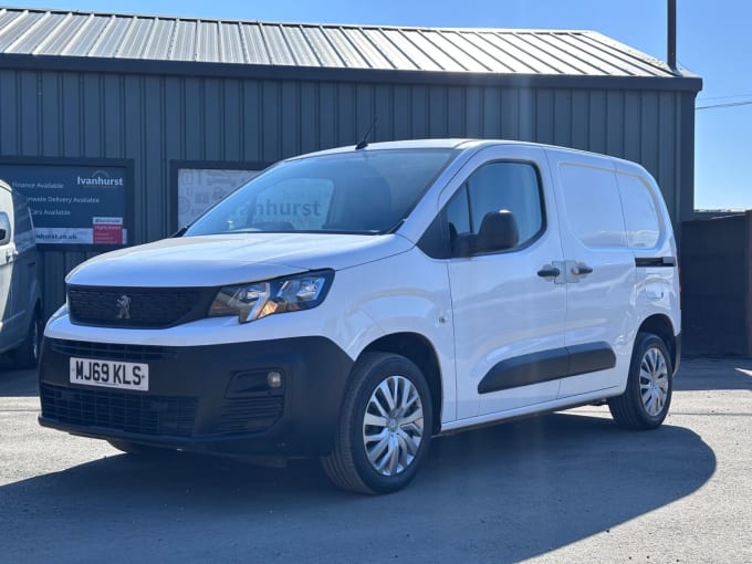 2025 Peugeot Partner