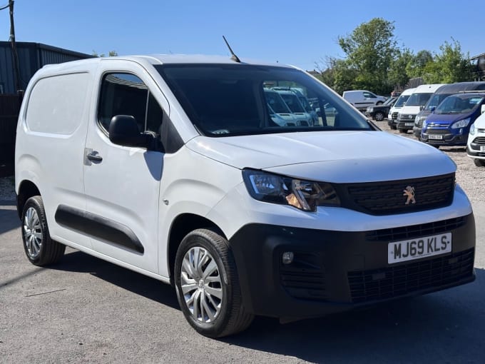 2025 Peugeot Partner