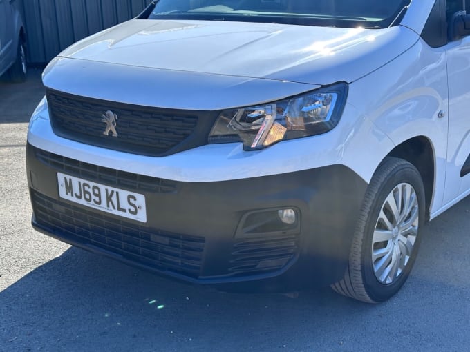 2025 Peugeot Partner