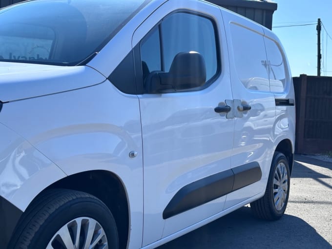 2025 Peugeot Partner