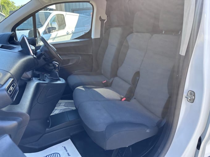 2025 Peugeot Partner