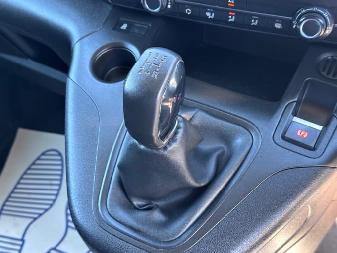 2025 Peugeot Partner