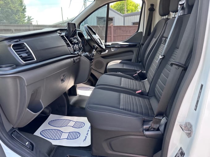 2025 Ford Transit Custom