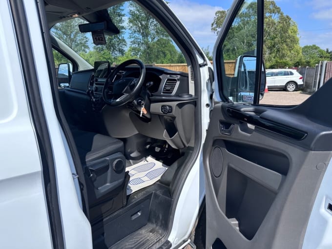 2025 Ford Transit Custom
