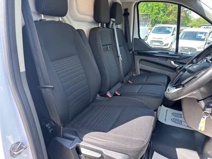 2025 Ford Transit Custom