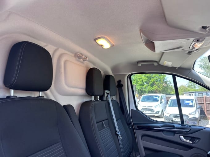 2025 Ford Transit Custom