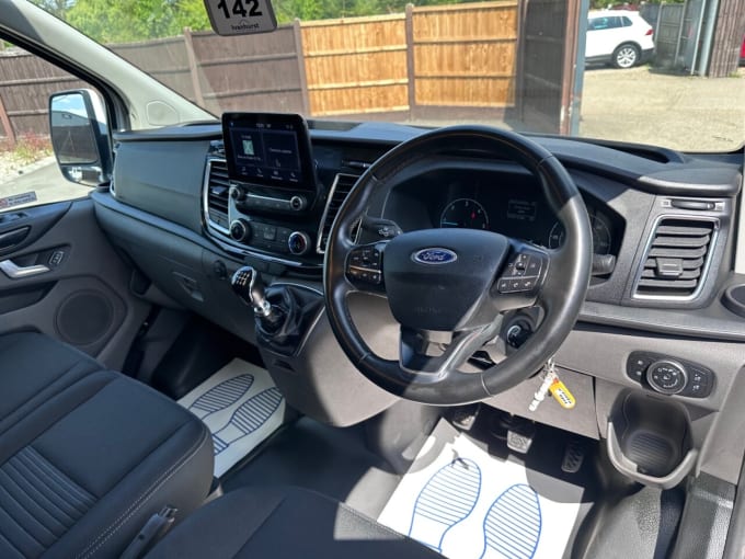 2025 Ford Transit Custom