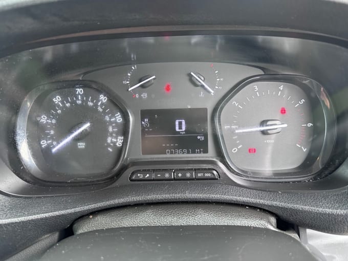2025 Peugeot Expert