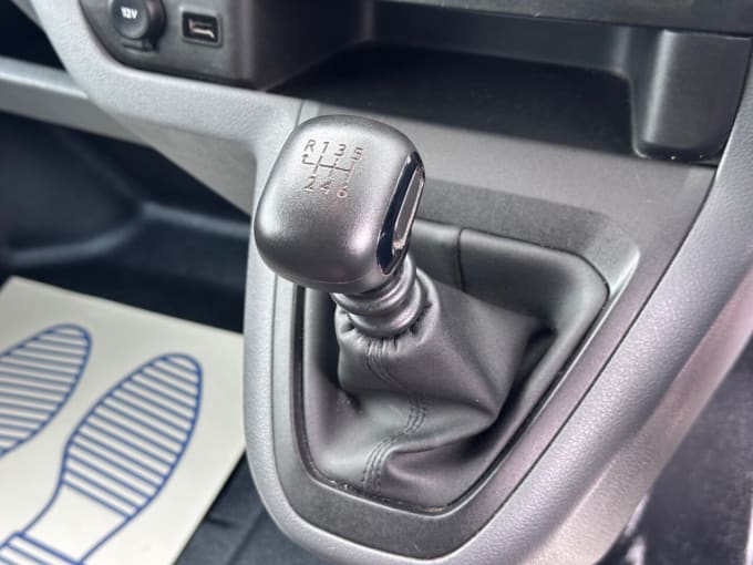 2025 Peugeot Expert