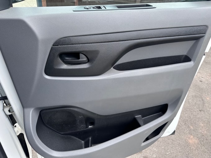 2025 Peugeot Expert