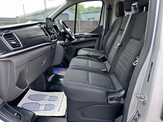 2025 Ford Transit Custom