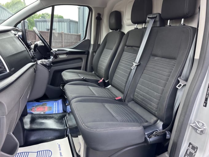 2025 Ford Transit Custom