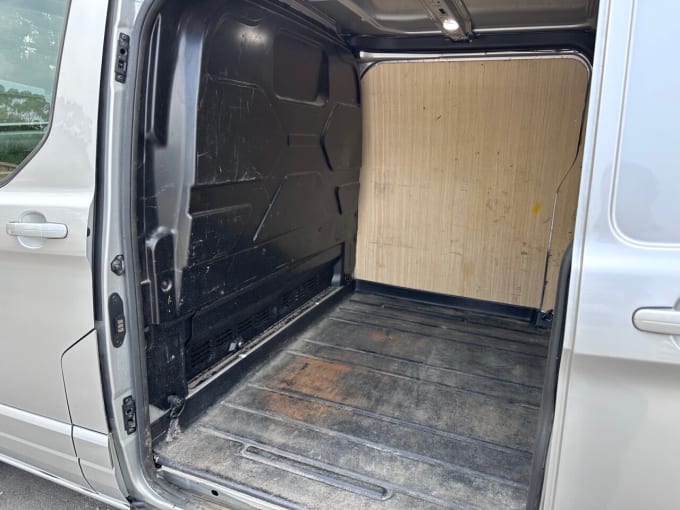 2025 Ford Transit Custom