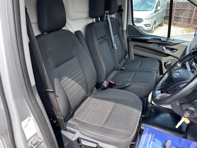 2025 Ford Transit Custom