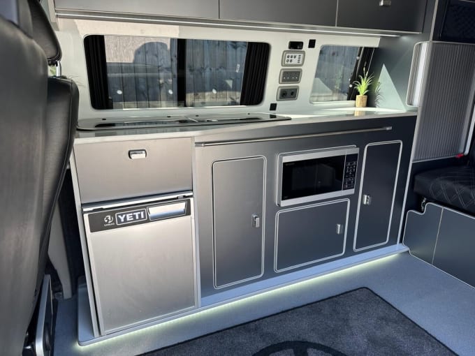 2025 Volkswagen Transporter