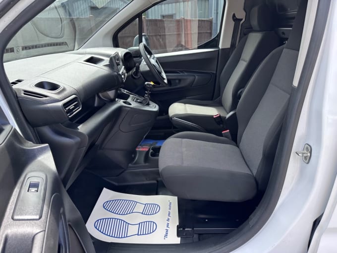 2025 Vauxhall Combo