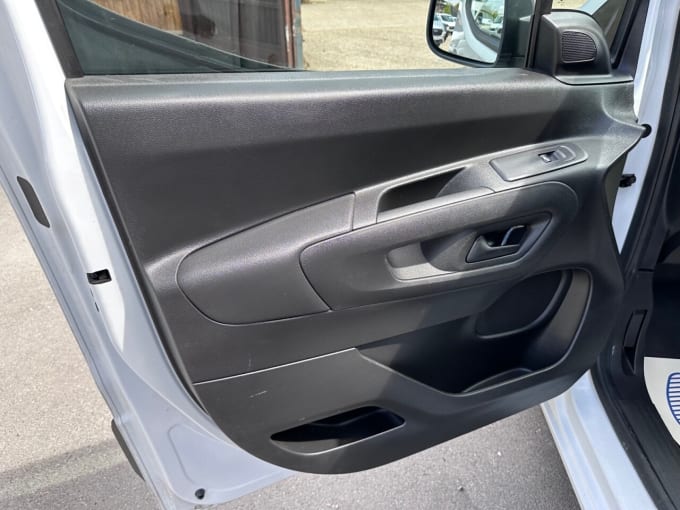 2025 Vauxhall Combo
