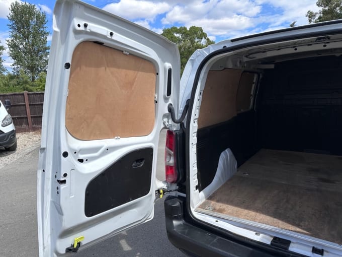 2025 Vauxhall Combo