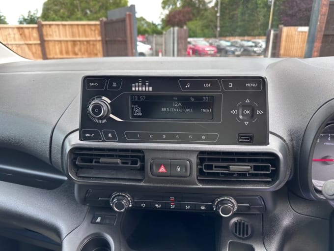 2025 Vauxhall Combo