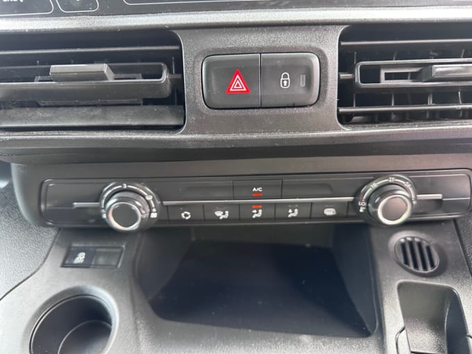 2025 Vauxhall Combo