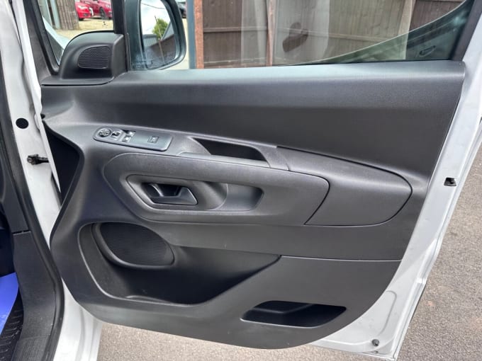 2025 Vauxhall Combo