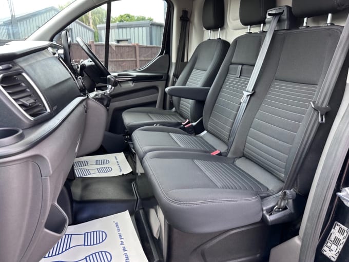 2025 Ford Transit Custom