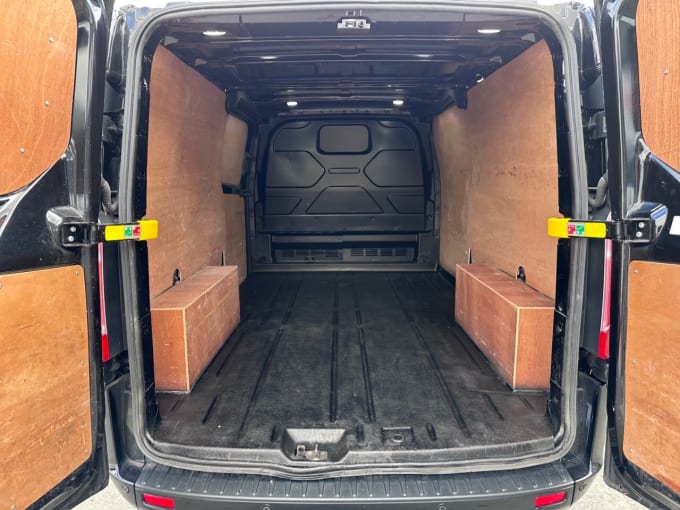 2025 Ford Transit Custom