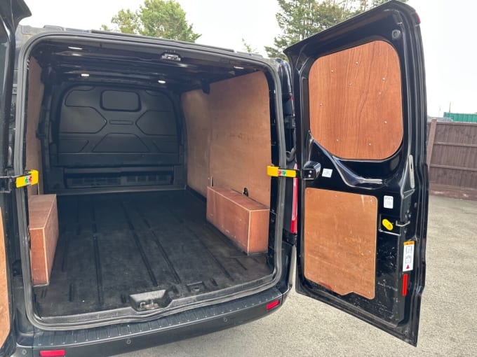 2025 Ford Transit Custom