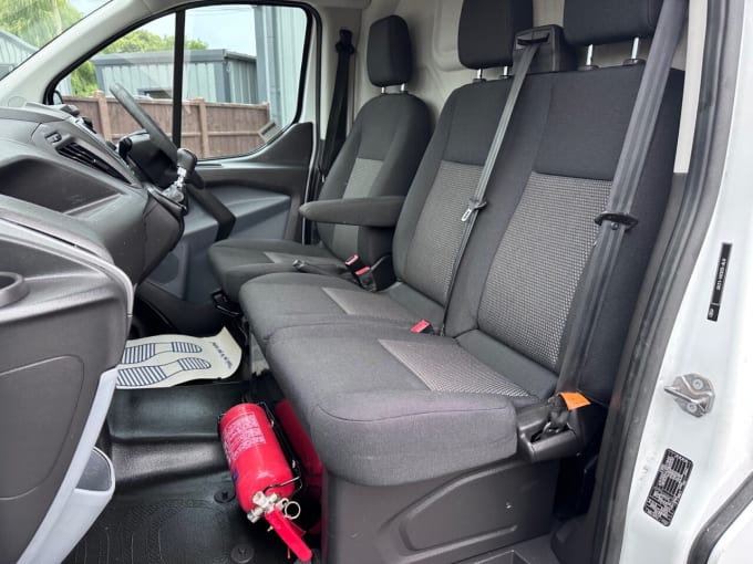 2025 Ford Transit Custom