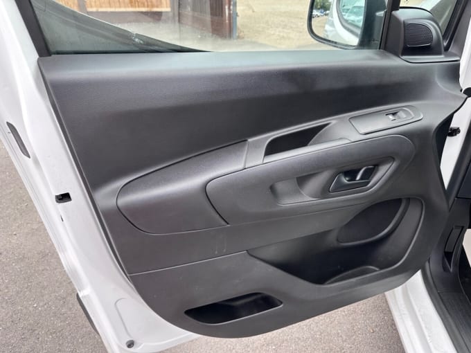 2025 Vauxhall Combo